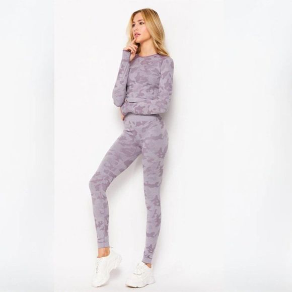 Seamless Marled Camo 2 Piece Sport Set - Two Piece Set - Sport Set - Picture 3 of 4